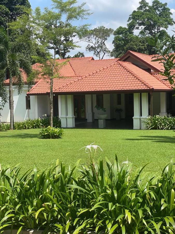 Villa Crystals Malabe Dış mekan fotoğraf
