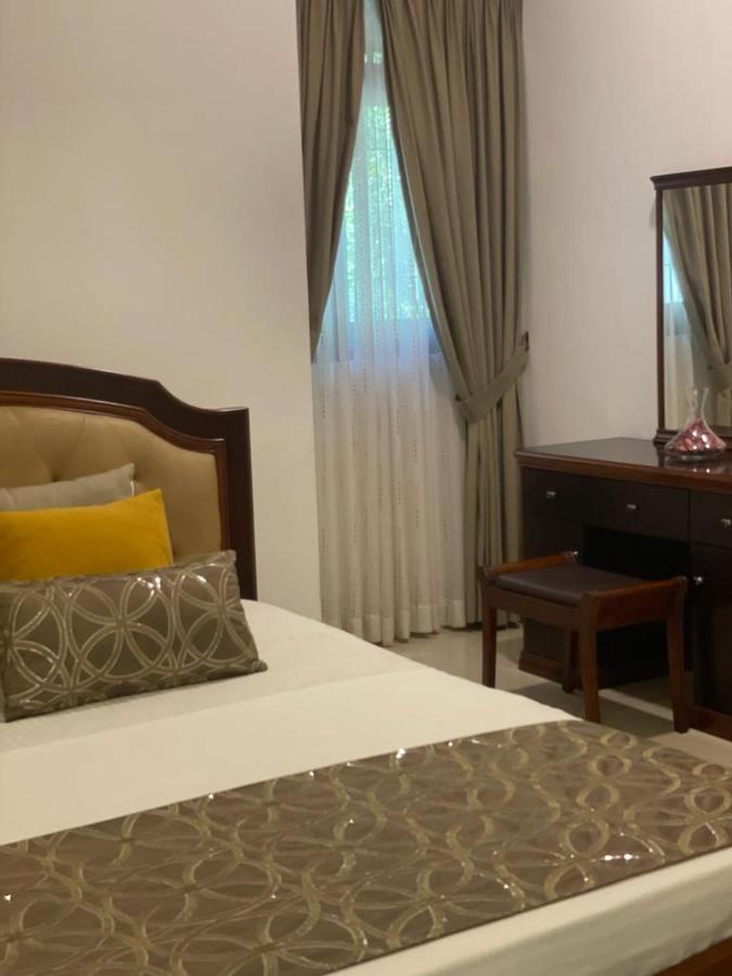 Villa Crystals Malabe Dış mekan fotoğraf